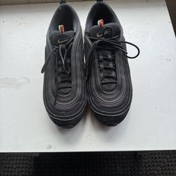 Men’s Athletic Shoes Size 13