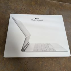 Apple Magic Keyboard For iPad Excellent Condition 