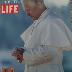 Life Magazine - The Tribute to John The Pope. (Spanish Edition)