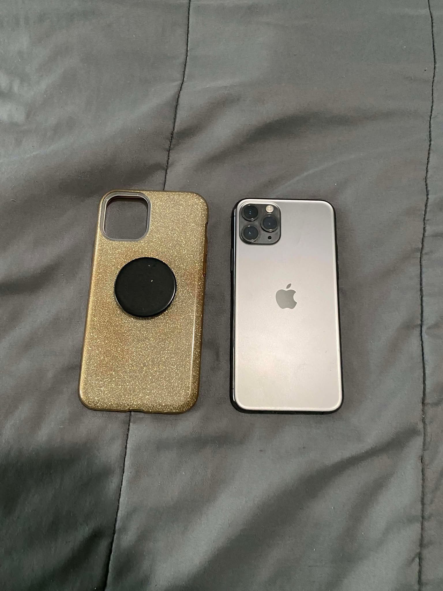 Unlocked iPhone 11 Pro 64 GB Gray