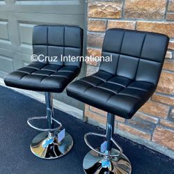New 2 Black Bar Stools 