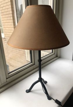 Table lamp
