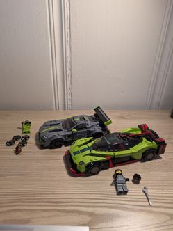LEGO Speed Champions Aston Martin Valkyrie AMR Pro and Aston Martin Vantage GT3 (76910)