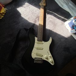 YAMAHA EG303 electric guitar 