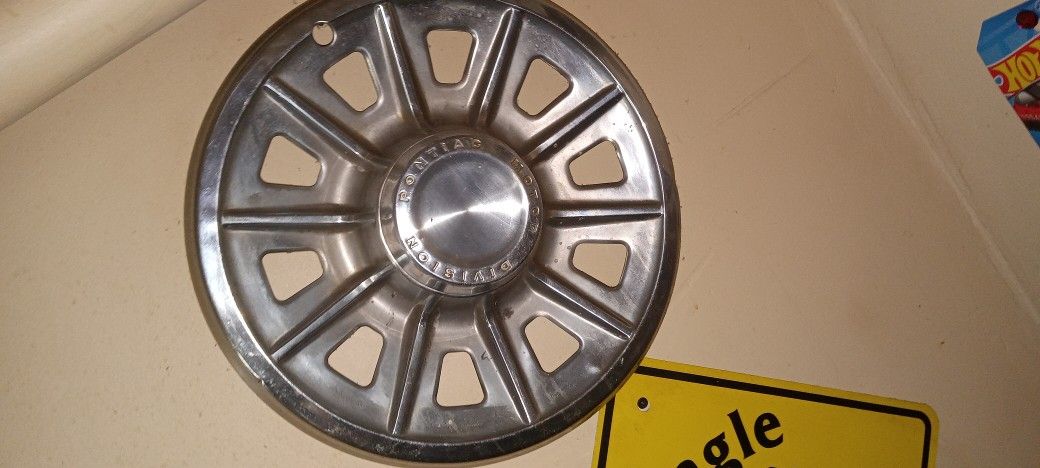 Factory Antique Aluminum Original Pontiac Division Hubcap