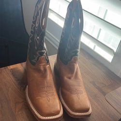 Brown boots Size 9.5