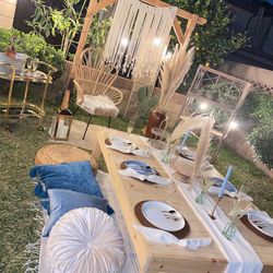 Picnic table
