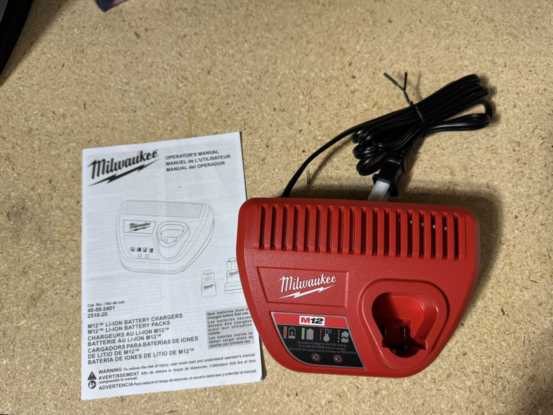 NEW Milwaukee M12 OEM Battery Charger Genuine 48-59-2401 Lithium-Ion 12 Volt 12V