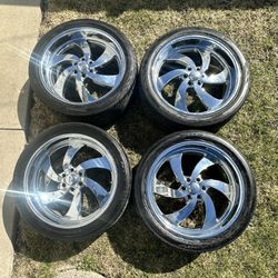 24” US Mags Desperado 6. Wheels & tires with TPMS sensors. 6x135-6x5.5