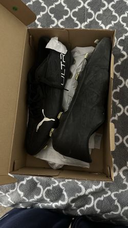 Soccer puma cleats