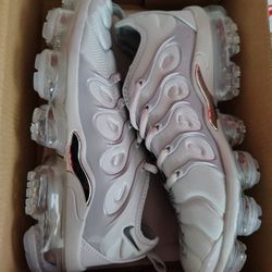 Nike Vapormax Men's 9.5 / Grey / Brand New