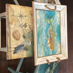  4 beach stools  and tray