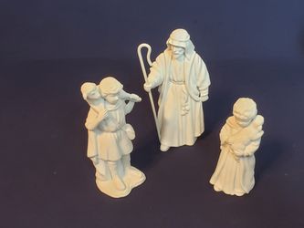 Avon Nativity Set with 17 Pieces total  Thumbnail