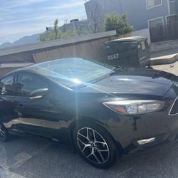 2018 Ford Focus SEL – Premium Pkg, Appearance