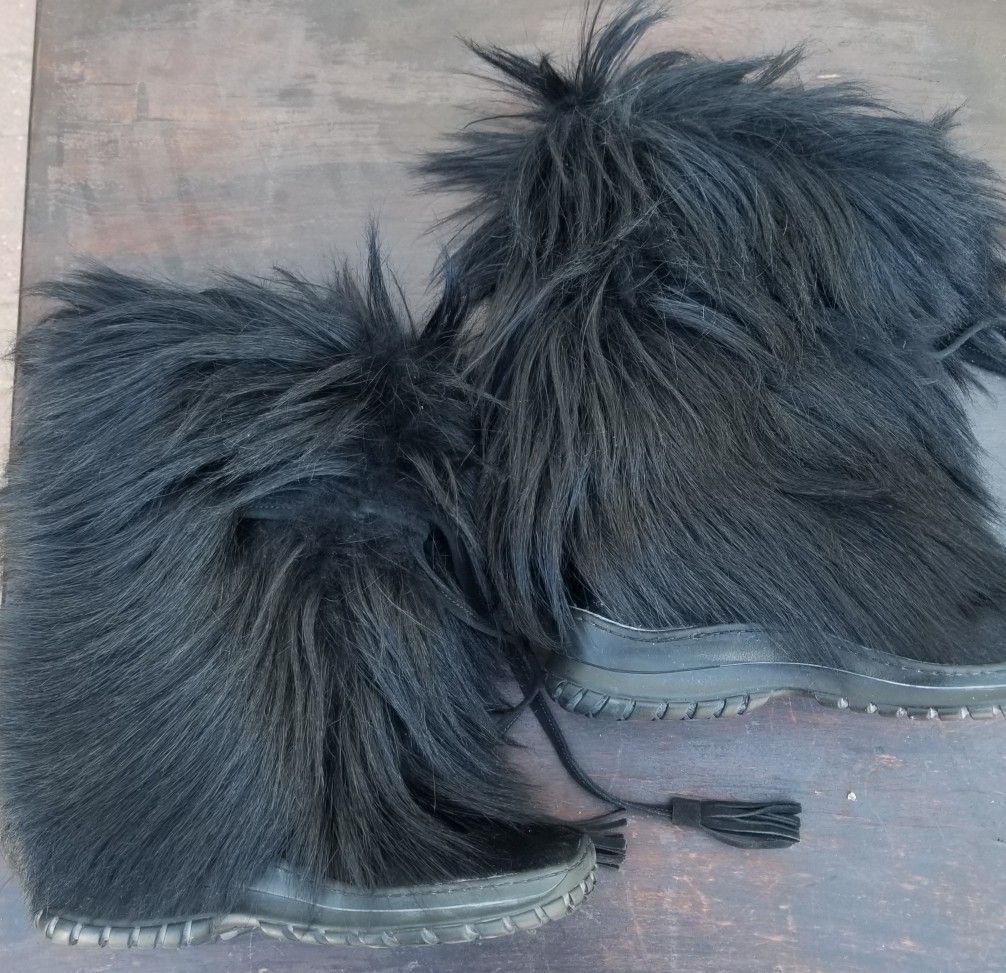 Winna black fur boots