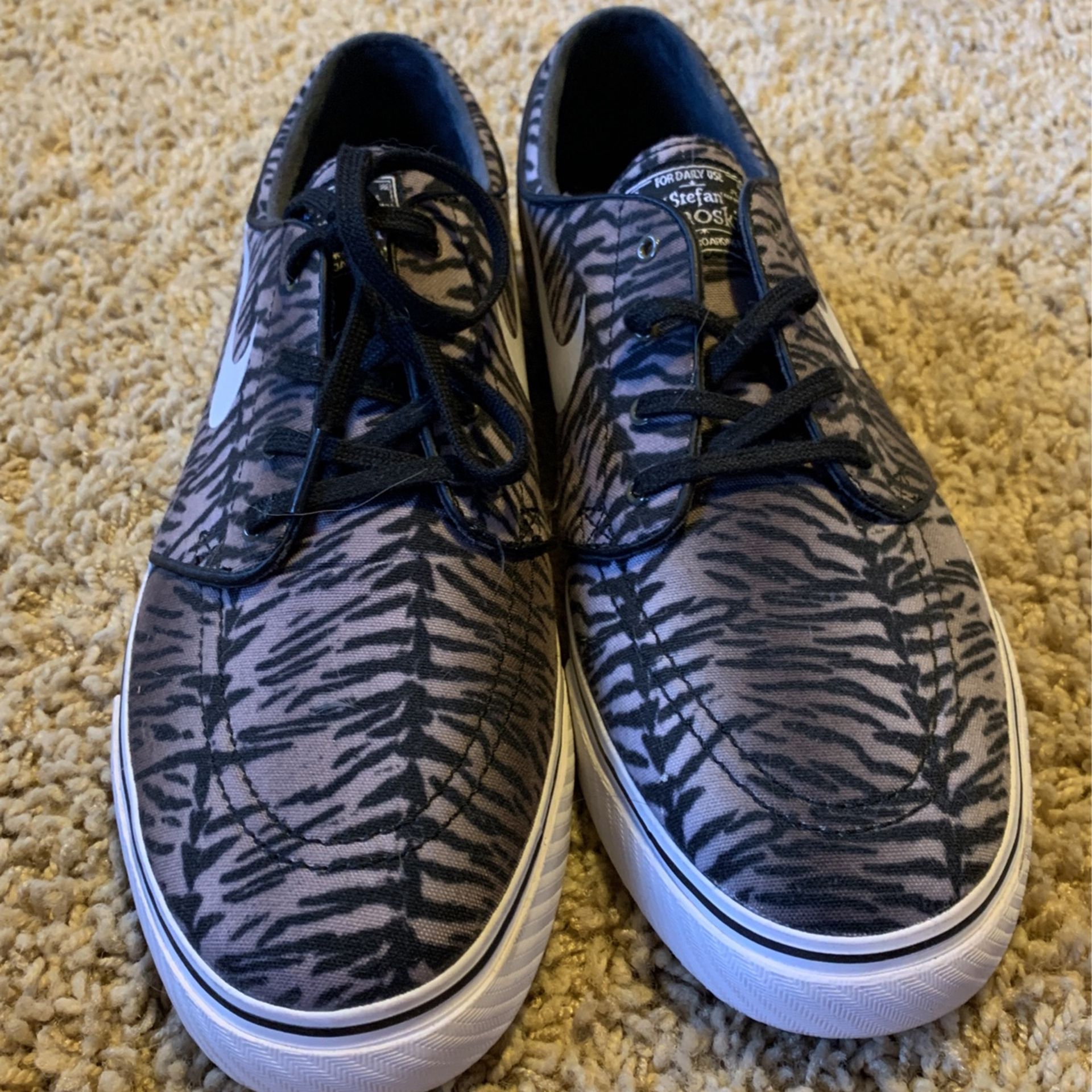 Nike Stefan Janoski Skate Shoes