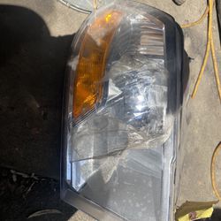 Dodge Ram 1500 Headlight 