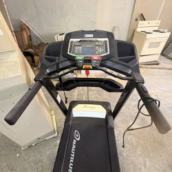 LIKE NEW NAUTILUS T618 Treadmil