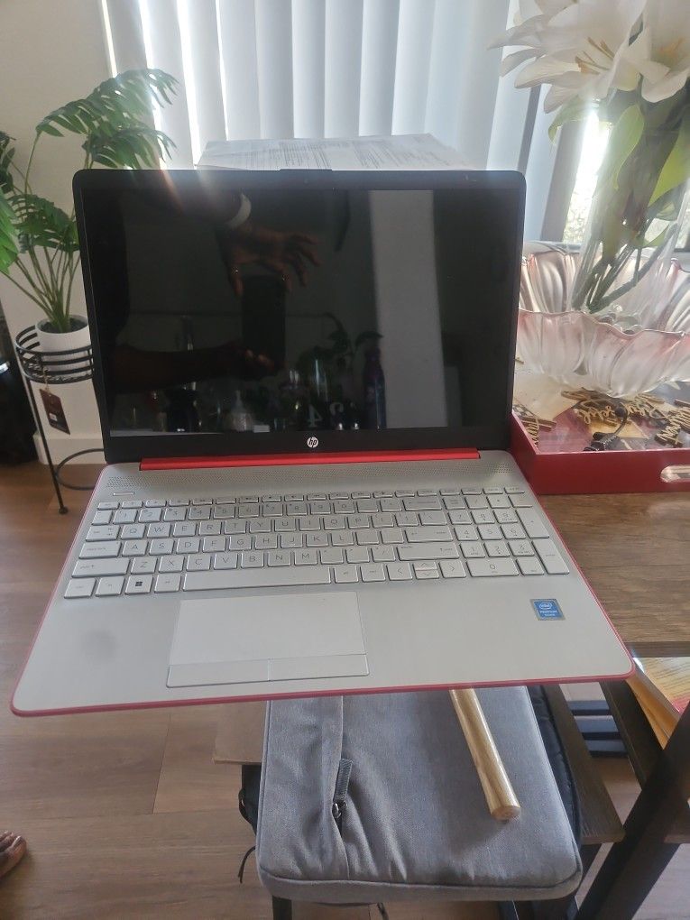 HP Laptop 15.6 Inches Red 