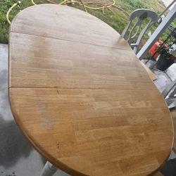 Dining Table It’s Real Wood Heavy Is Missing On Chair And Need Some Paint For The Price Dimm 60x42 H30 