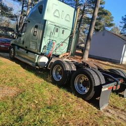 Two thousand nine Freight liner DD15 engine