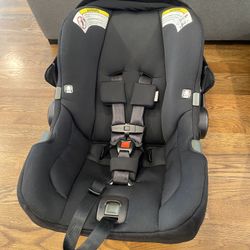 Nuna Pipa Car Seat And Bases