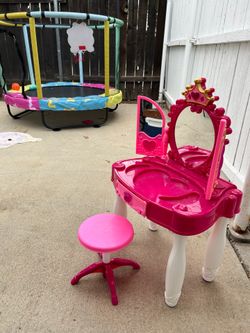 Free Toddler vanity