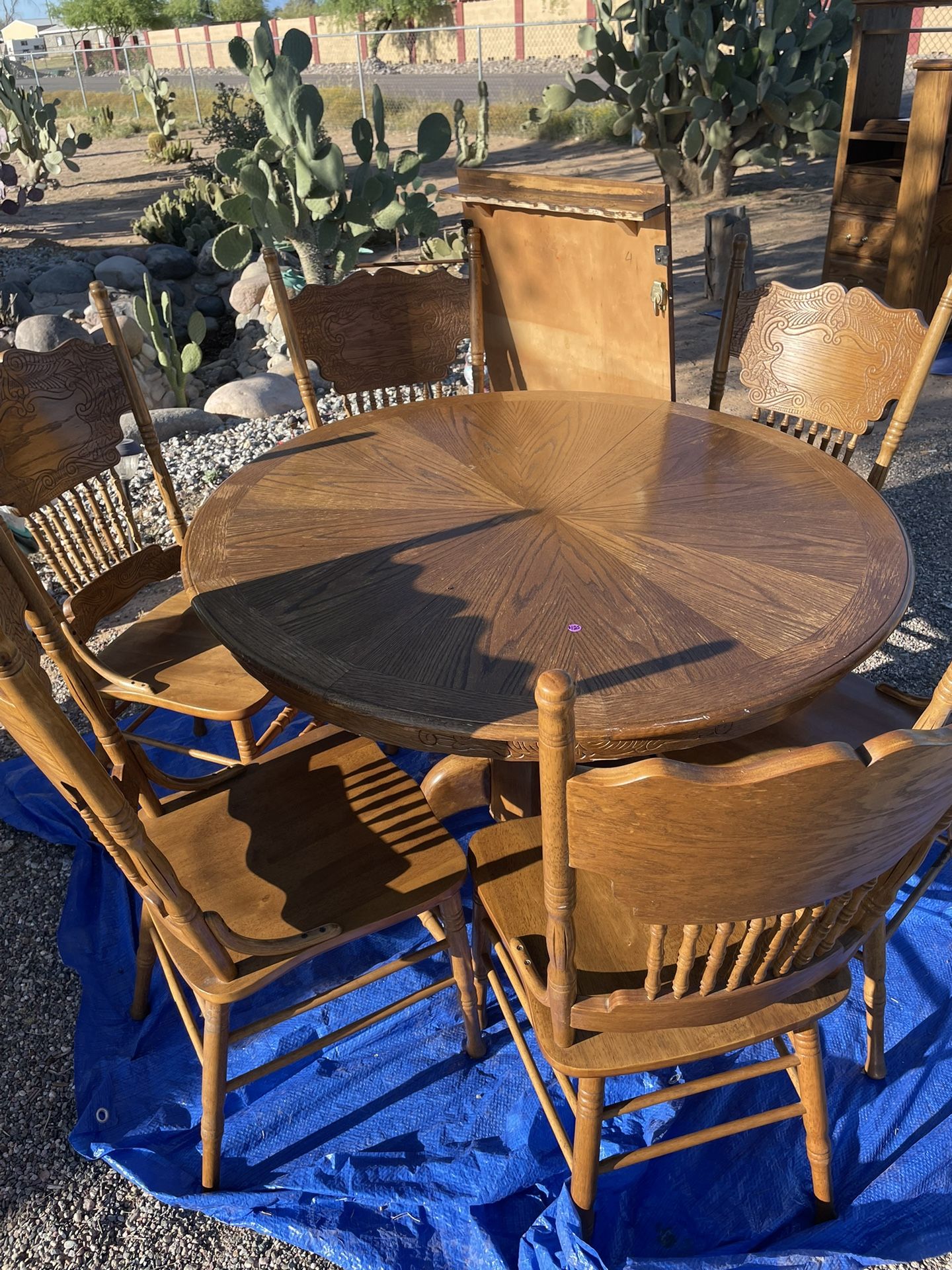 Kitchen Table With leaf And Chairs