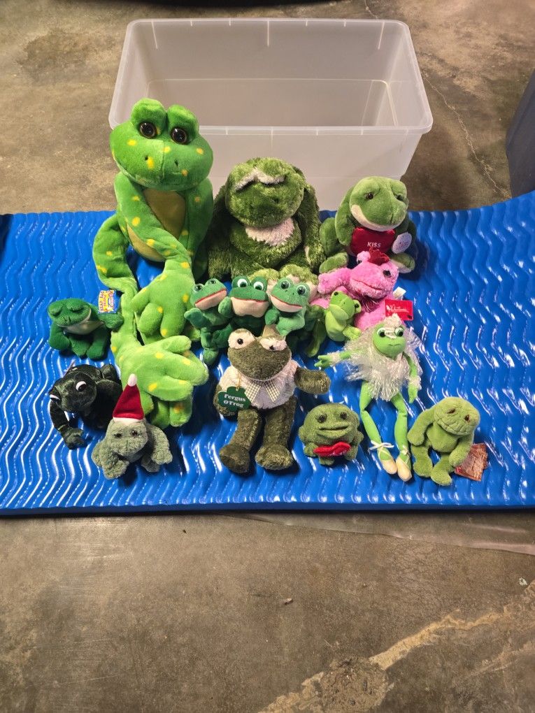 Frogs (Stuffed Animals) NEW w tags