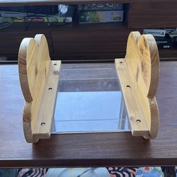 Floating cat shelf