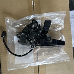 13-18 Toyota Avalon Hood Latch