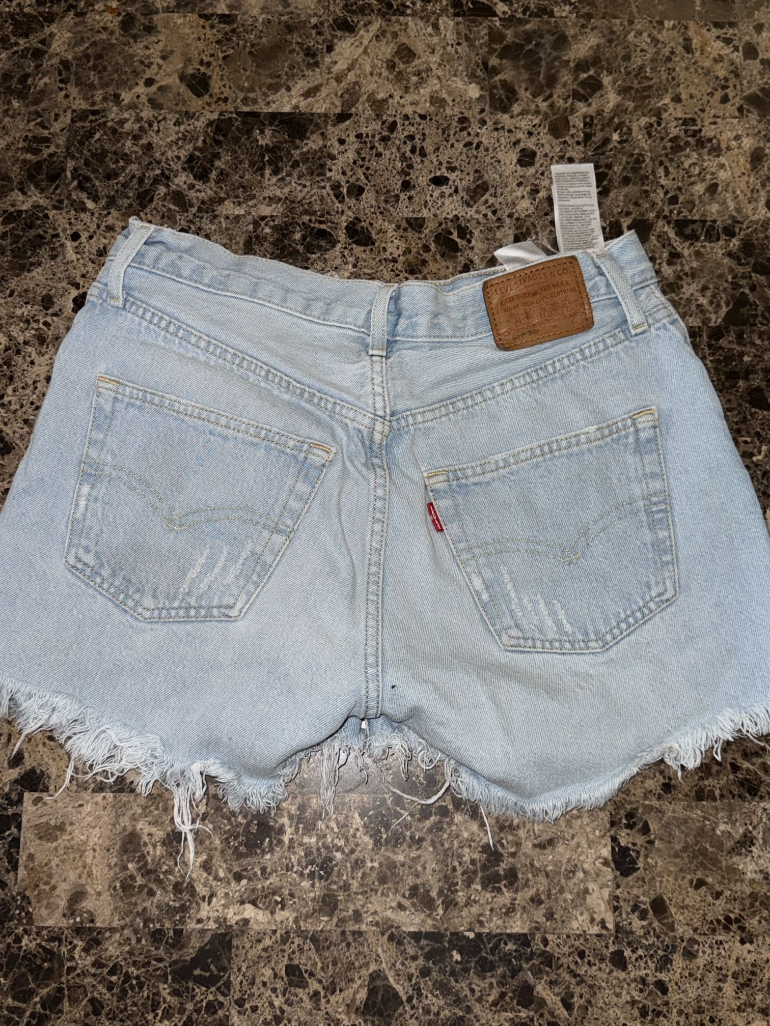 Levi Shorts – Blue Denim