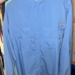 Men’s Columbia button down
