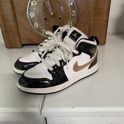 NIKE Air Jordan shoes 👟 sneakers Kids Youth size 2.5