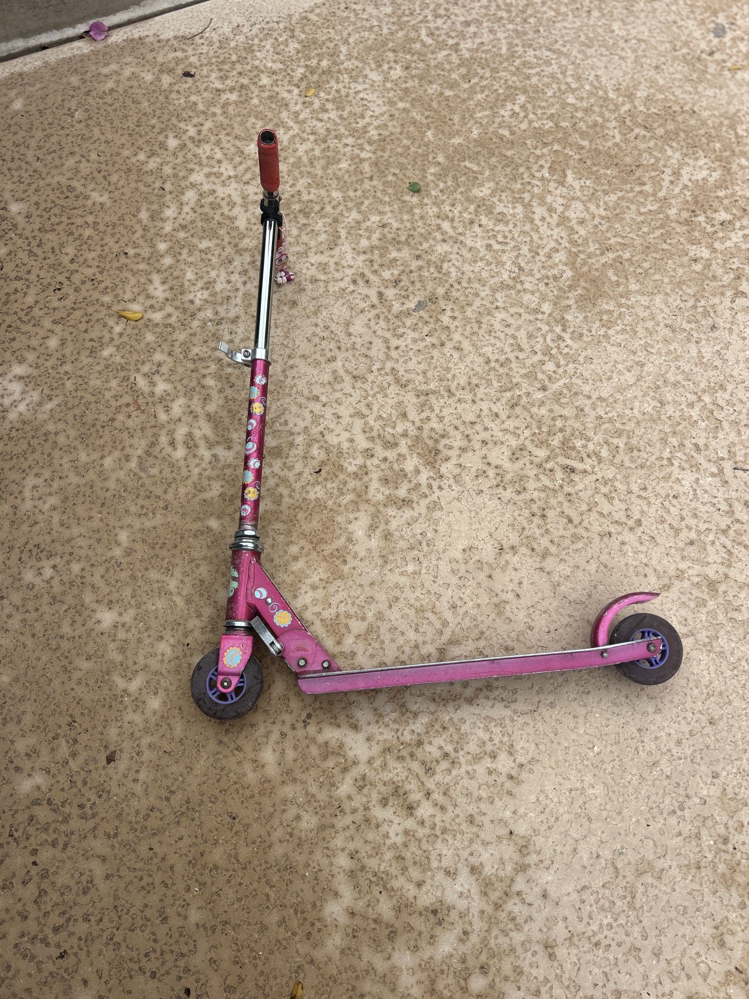 Barbie Scooter razor