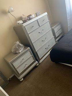 Bed Room Dresser Set