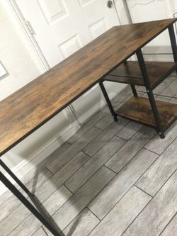 Desk -long 55" x 24" wide.GOOD CONDITION š