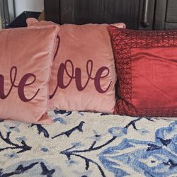 Velvet Love Pillows With Silk Beaded Pillow