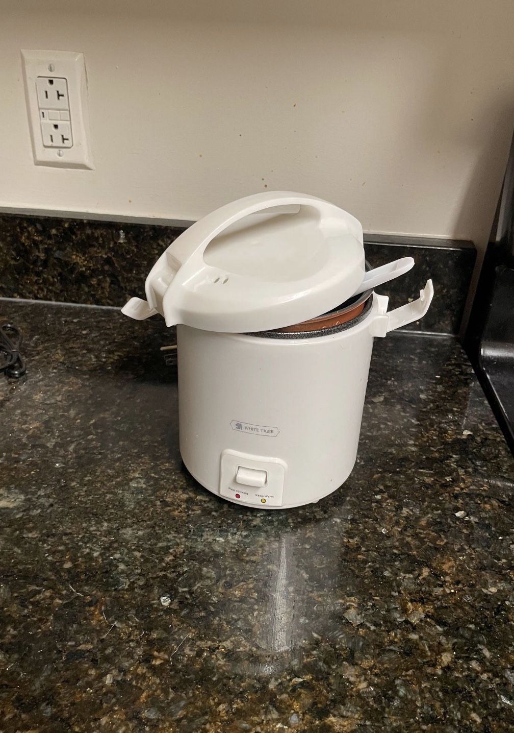 White Tiger Portable Rice Cooker