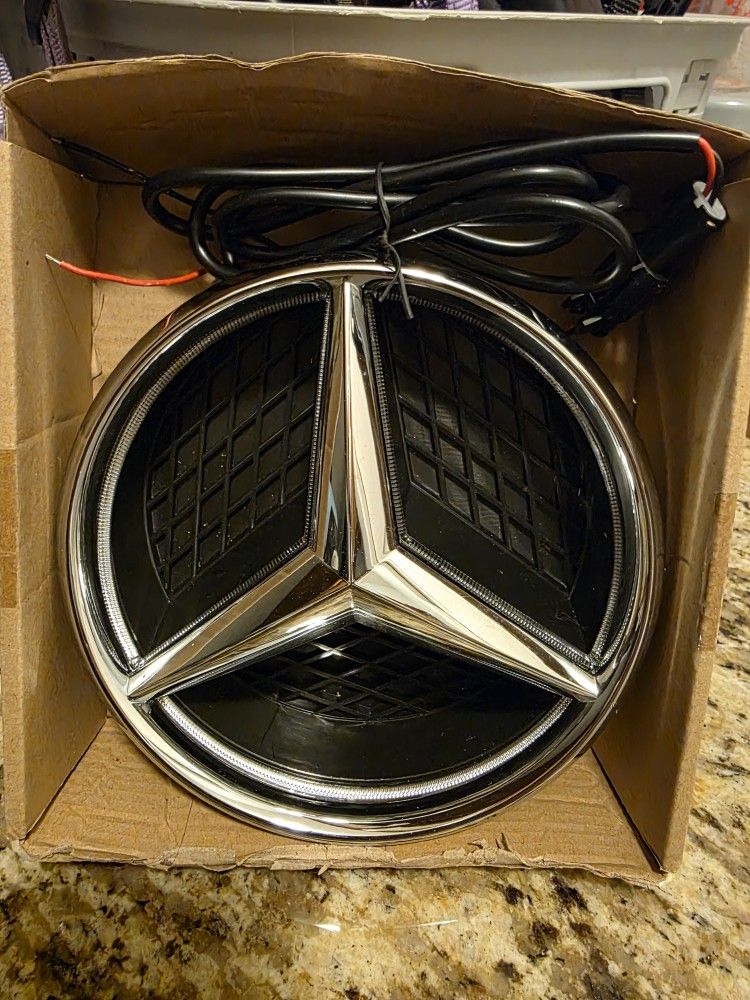 Mercedes Light Up Car Emblem