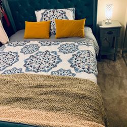 Queen Bed frame, Mattress/Boxspring & Bedding Bundle! $500 For Quick Sale