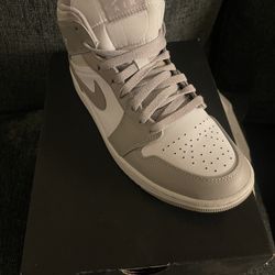 Air Jordan 1 MID
