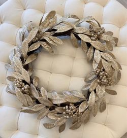 Gold glitter wreath