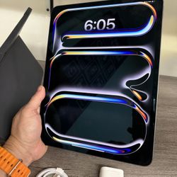 Apple iPad Pro M4 13" with Cellular includes Magic Keyboard