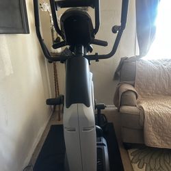 Bow flex Elliptical M6