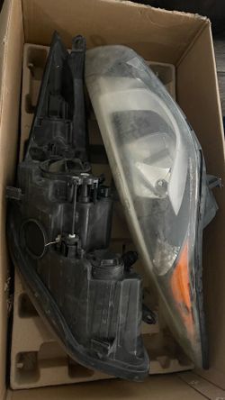 2015 Hyundai Elantra Headlights