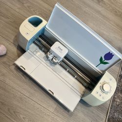 Cricut bundle 