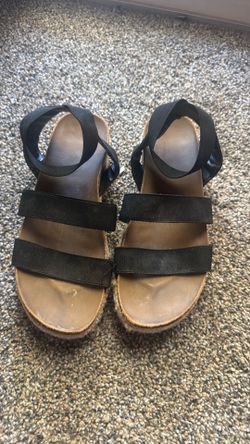 Girls sandals