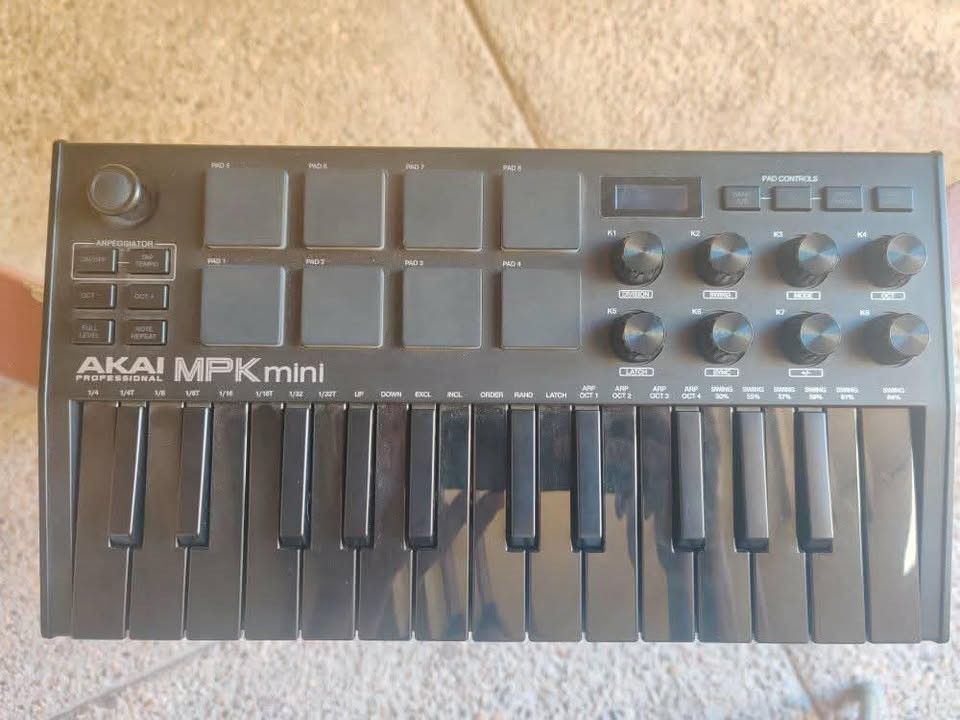 Akai MPK Mini Black Edition