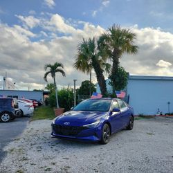 2022 Hyundai Elantra SEL 